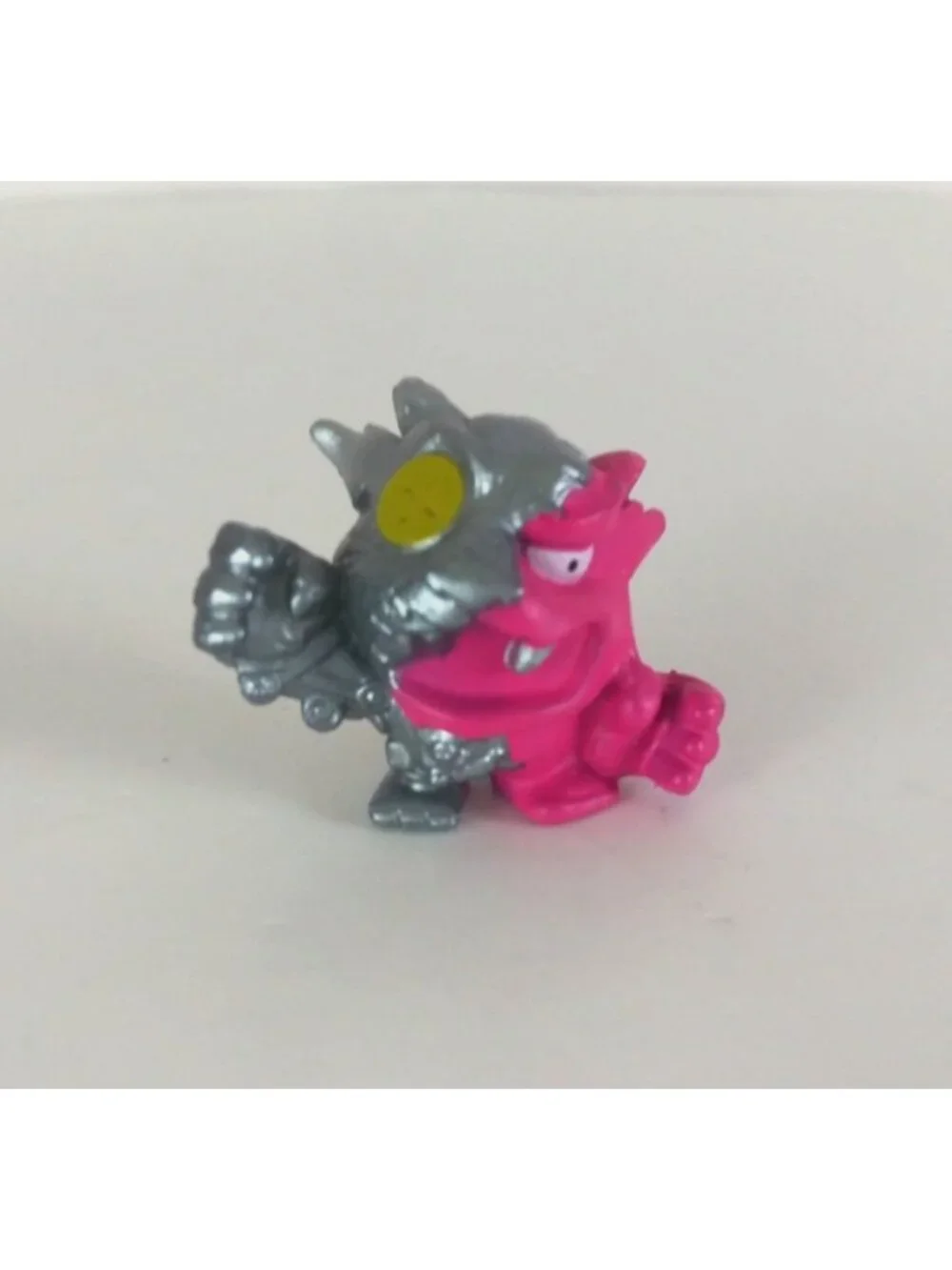 Mr. Beast Labs Swarms Hyper Fusion Series Metal Maniacs Bionic Beast Ultra Rare